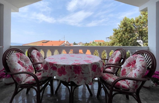 Apartment Ante - comfortable & free parking: A5(4) - Mandre, Island Pag, Croatia