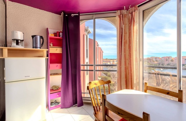 Apartment 'Appart T2 30m2 2em Etage' with Lake View, Private Pool and Private Terrace