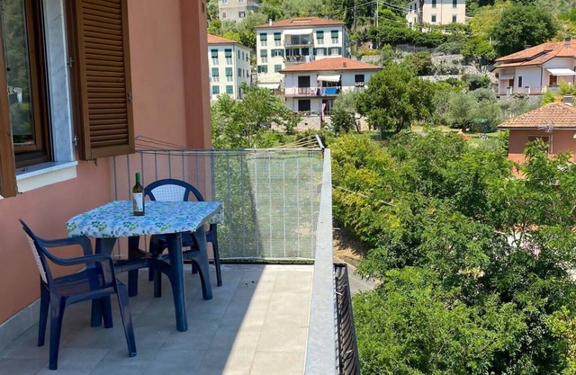 Apartment 'Appartamento La Valle Degli Ulivi' with Sea View, Private Terrace and Wi-Fi