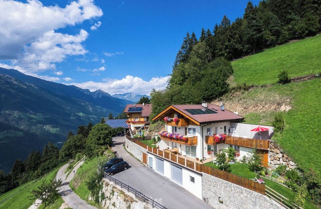 Apartment 'Appartement Kienzl' with Mountain View, Private Terrace and Wi-Fi