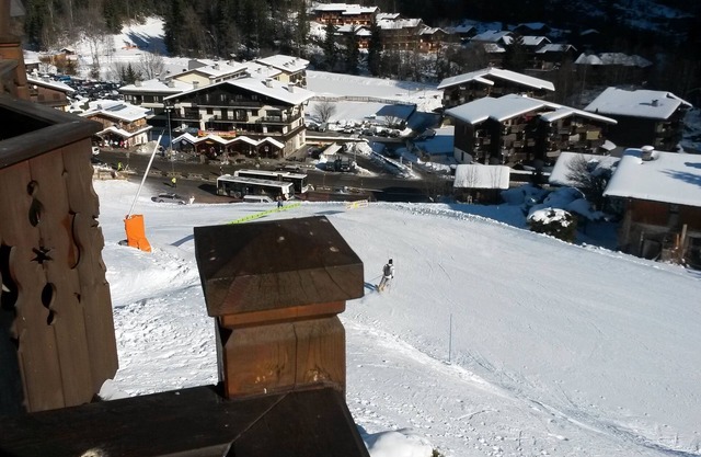 Apartment at the foot of the slopes with heated pool