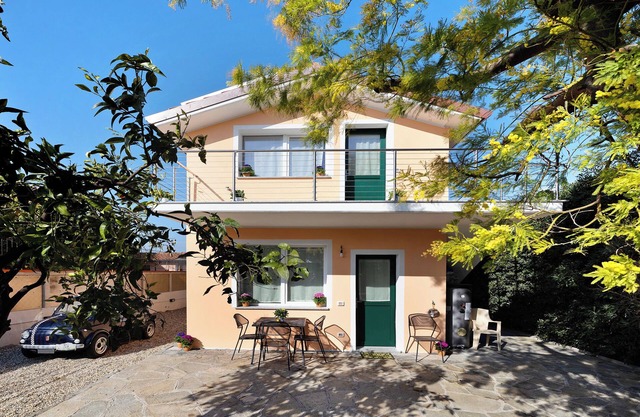 Apartment "Baita Marina - Libeccio 30 m Mare" with Garden & Wi-Fi