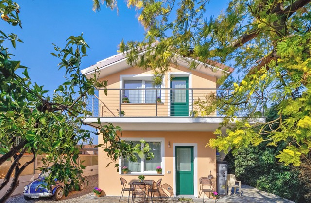 Apartment "Baita Marina - Tramontana 30m mare" with Garden & Wi-Fi
