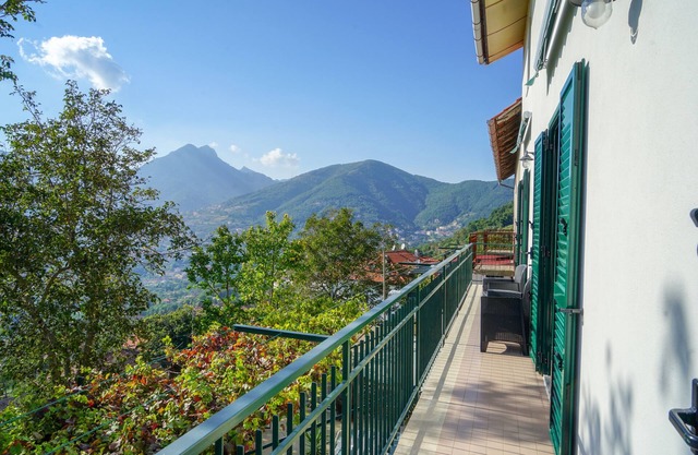 Apartment 'Bella Veduta' with Sea View and Mountain View