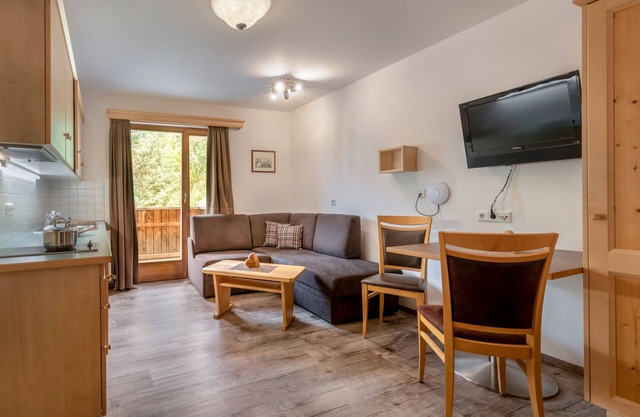 Apartment 'Bergkamerad 2' with Mountain View, Shared Terrace and Wi-Fi