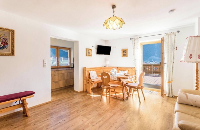 Apartment "Bernstein" Near the Ski Lift with Mountain View, Wi-Fi, Balcony & Terrace