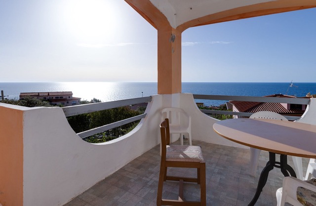 Apartment "Buena Vista" with Sea View, Terrace & Shared Garden