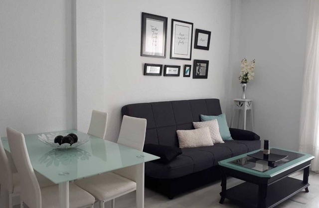 Apartment C / San Pedro, next to the historic center of Lucena. Modern building