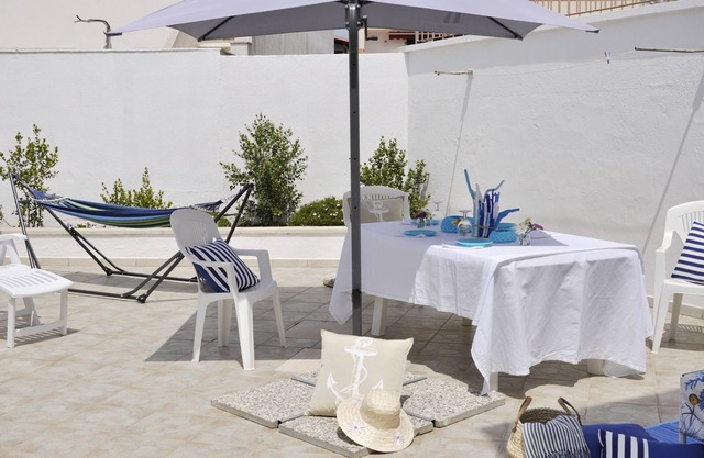 Apartment 'Casa Dei Marini' with Private Terrace, Wi-Fi and Air Conditioning