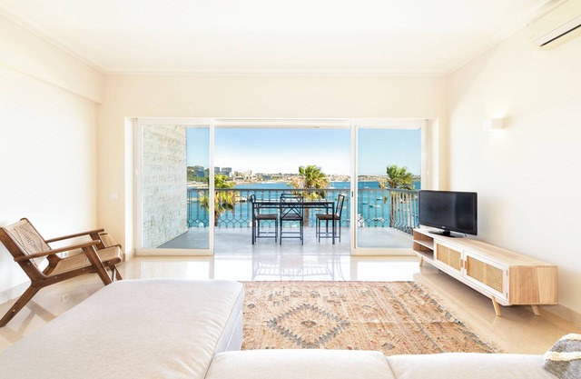 Apartment 'Cascais Bay Terrace IV' with Sea View & Wi-Fi