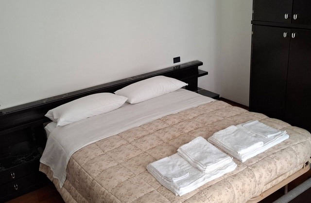 Apartment 'Cecchini' with Private Terrace, Wi-Fi and Air Conditioning