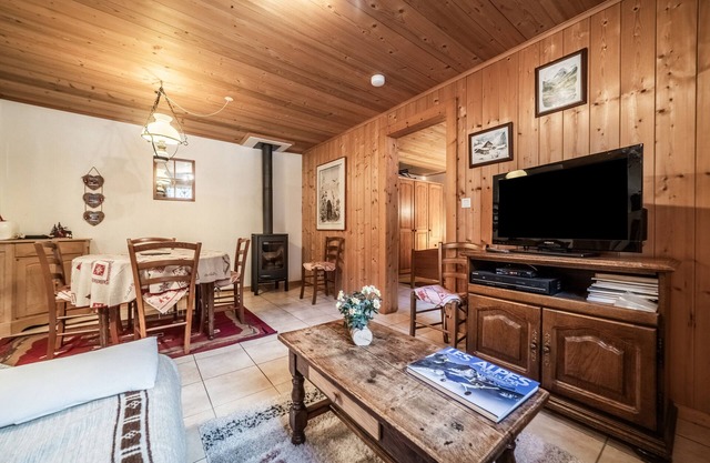 Apartment 'Chalet Ermena' with Mountain View and Wi-Fi