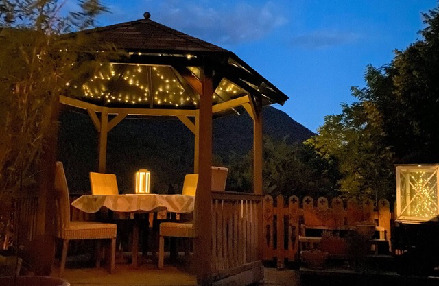 Apartment 'Chalet Des Heureux' with Lake View, Private Terrace and Wi-Fi