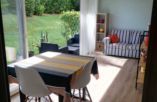 Apartment Château d'Arcadie, 67m2, terrace and garage. The whole of Biarritz on foot!