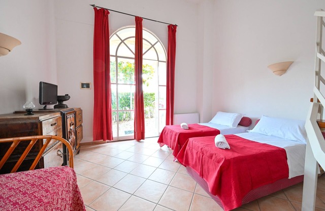 Apartment-Classic-Ensuite with Shower-Garden view