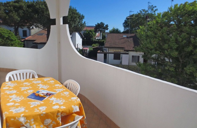 Apartment condom. with elevator with two bedrooms and large balcony with sea view