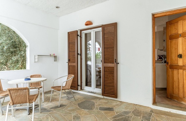 Apartment 'Cyclades Beach 1' with Shared Terrace, Wi-Fi and Air Conditioning