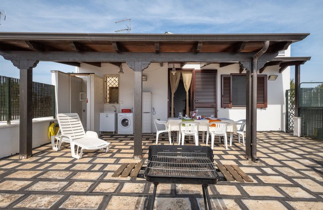 Apartment 'Da Rina E Piero' with Sea View, Private Terrace and Air Conditioning