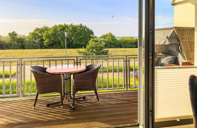 Apartment 'Villa Deichgraf 12 Meerblick' with Sea View, Balcony and Wi-Fi