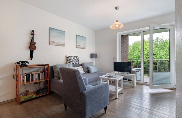 Apartment 'Wurster Nordseeküste' with Balcony and Wi-Fi