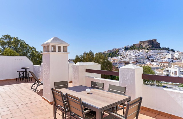 Apartment 'El Ático Del Oasis' with Sea View, Wi-Fi and Air Conditioning