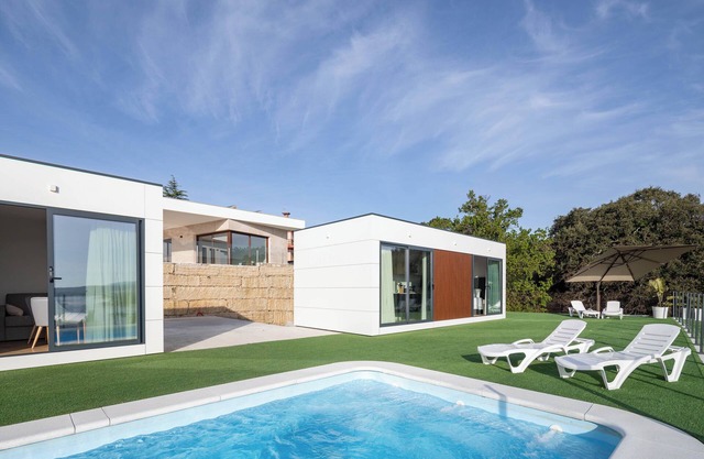 Apartment 'Complejo Bungalow Con Piscina' with Sea View, Wi-Fi and Air Conditioning