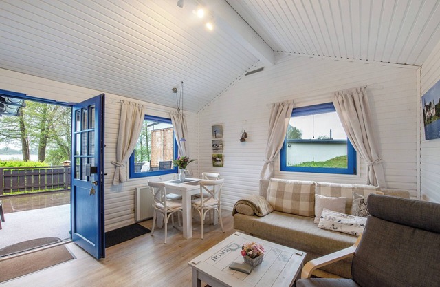 Apartment 'Ferienhaus 'am Seeufer' with Lake View, Private Terrace and Private Garden