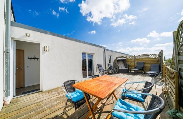 Apartment 'Ferienwohnug Strandflieder' with Private Terrace
