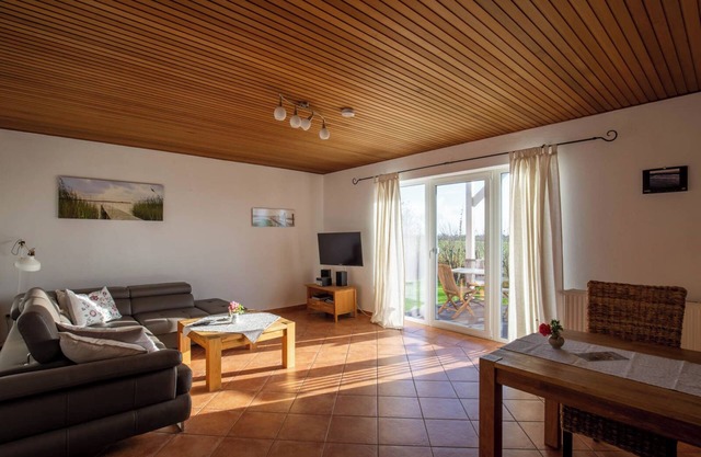 Apartment 'Fewo Emma' with Shared Garden, Balcony and Wi-Fi