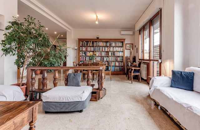 Apartment 'Firenze Terrazza, Doppio Parcheggio' with Private Terrace, Wi-Fi and Air Conditioning