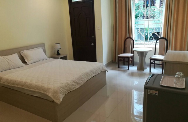 APARTMENT FOR RENT AT DISTRIC 1 NEAR CENTER - PRICE 350 USD-CONTACT: 0936053046