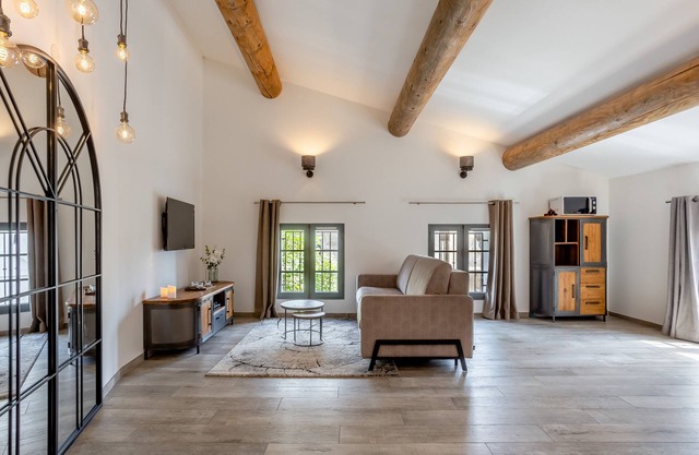 Apartment-Luxury-Mobility bath-City view-L'intemporel