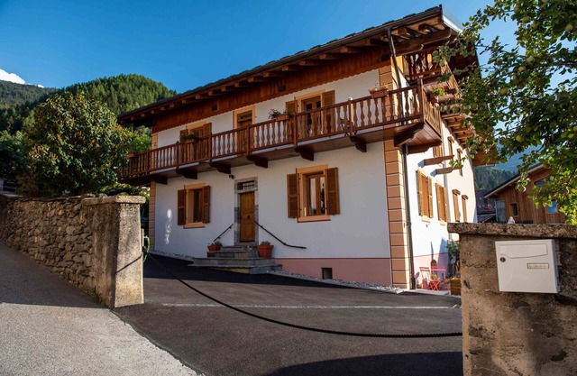 Apartment 'Maison Lennox' with Mountain View, Private Terrace and Wi-Fi