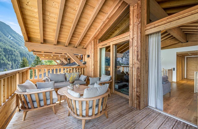 Apartment Nougat - Four Bedroom Villa, Sleeps 9