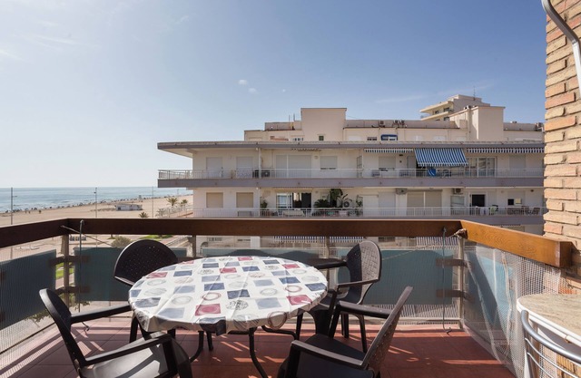 Apartment 'Frente Al Mar' with Sea View and Balcony