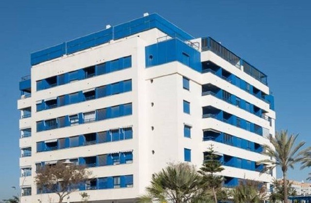 APARTMENT FRONT OF THE SEA FIRST LINE OF BEACH MALAGA