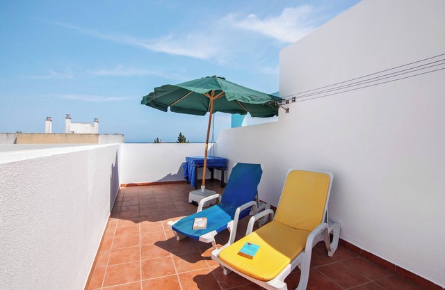 Apartment 'Gina' with Private Terrace, Wi-Fi and Air Conditioning