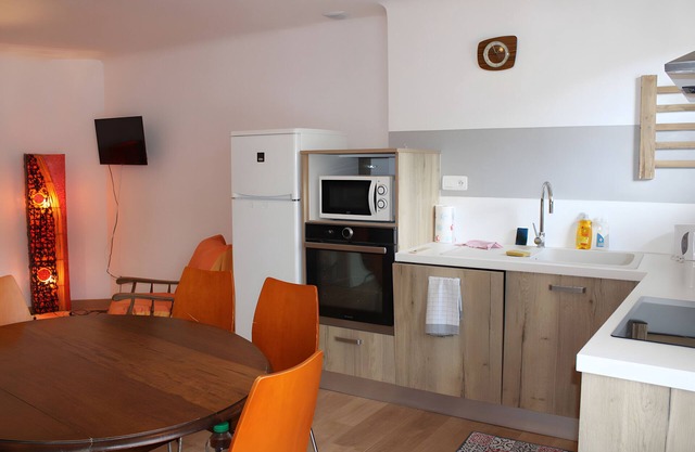 Apartment 'Gîte Au Coeur D'Arreau' with Mountain View and Balcony