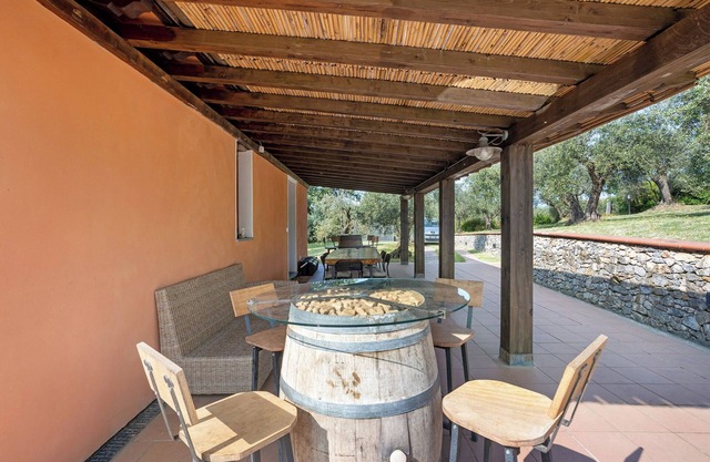 Apartment 'Glicine' with Sea View, Wi-Fi and Air Conditioning