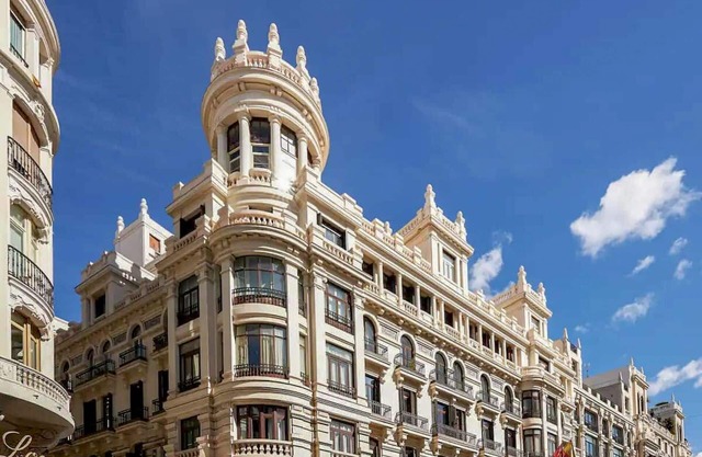 Apartment Gran Via - Five Bedroom Villa, Sleeps 10