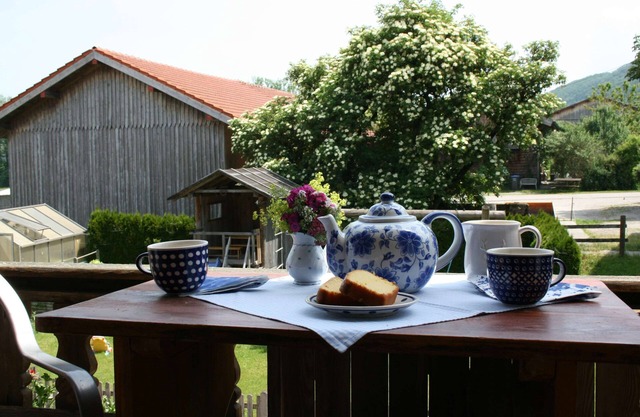 Apartment hayloft 100 sqm, 1-5 persons, 2 sep. Bedroom, WLAN, Balcony