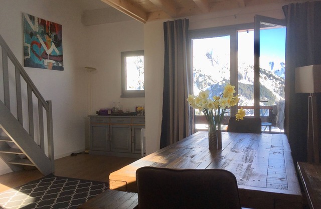 Apartment Harikoa, sleeps 5, next to piste, Col de Merdassier.