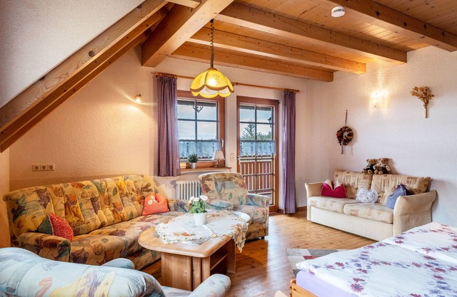 Apartment 'Haus Silberberg' with Shared Garden, Balcony and Wi-Fi