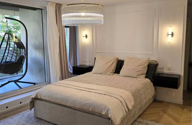 Apartment Henri Martin, Trocadero, luxury and chic, Eiffel Tower view