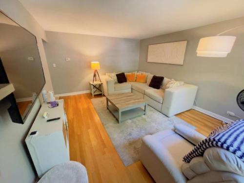 Apartment Home close to NWU & Hospitals