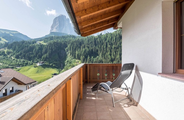 Apartment 'Hotel Residence Gardena Alps 300' with Mountain View, Garden & Wi-Fi