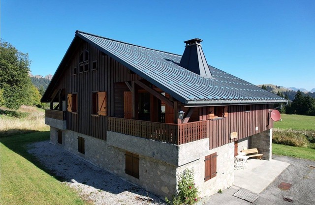 Apartment in a chalet at the foot of the slopes in PRAZ DE LYS Haute Savoie