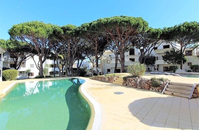 Apartment in Albufeira with 2 pools 300m from Falésia beach