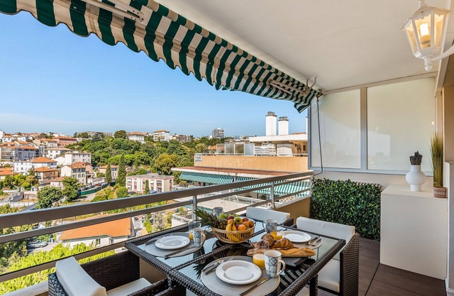 Apartment in Cannes with 1 bedrooms sleeps 4