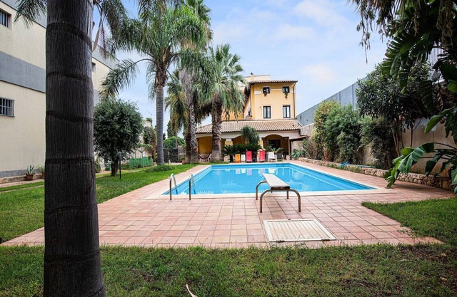 Apartment in Catania with Italian Charm